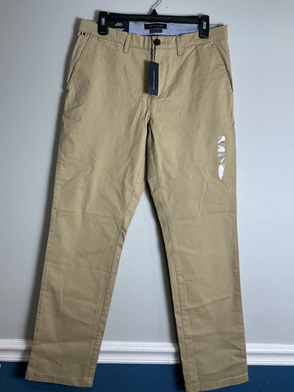 Tommy Hilfiger Men's Khaki Straight Chinos